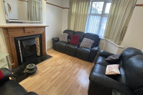 undefined, Carnarvon Avenue, Enfield EN1
