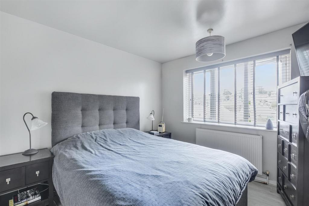 Bedroom 1 1.jpeg