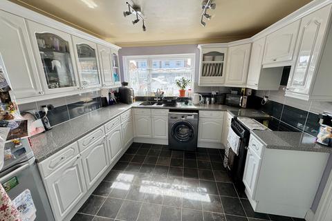 4 bedroom semi-detached house for sale, Guntons Close, Soham