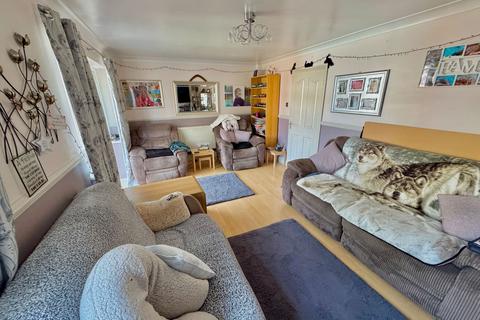4 bedroom semi-detached house for sale, Guntons Close, Soham