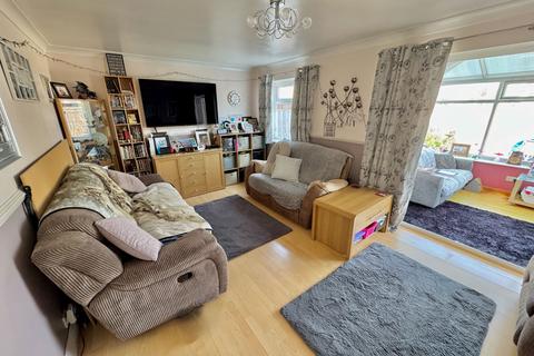 4 bedroom semi-detached house for sale, Guntons Close, Soham