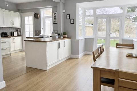 undefined, North Drive, Heswall, Wirral, CH60