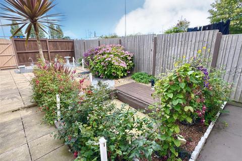 3 bedroom terraced house for sale, Love Road, Lowestoft, Suffolk, NR32