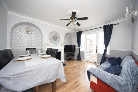 undefined, Park Street, Luton, Bedfordshire, LU1