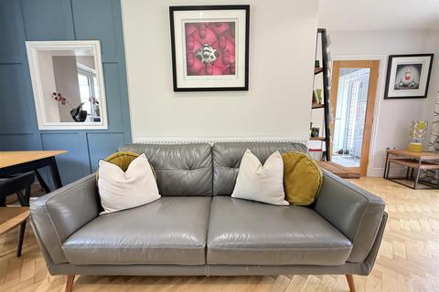 21 Andrews Walk, Wirral, CH60 2SF