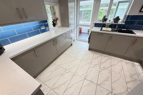 21 Andrews Walk, Wirral, CH60 2SF