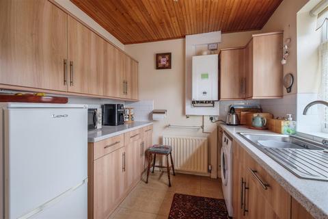 42 Devon Way, Brighouse, HD6 4DT