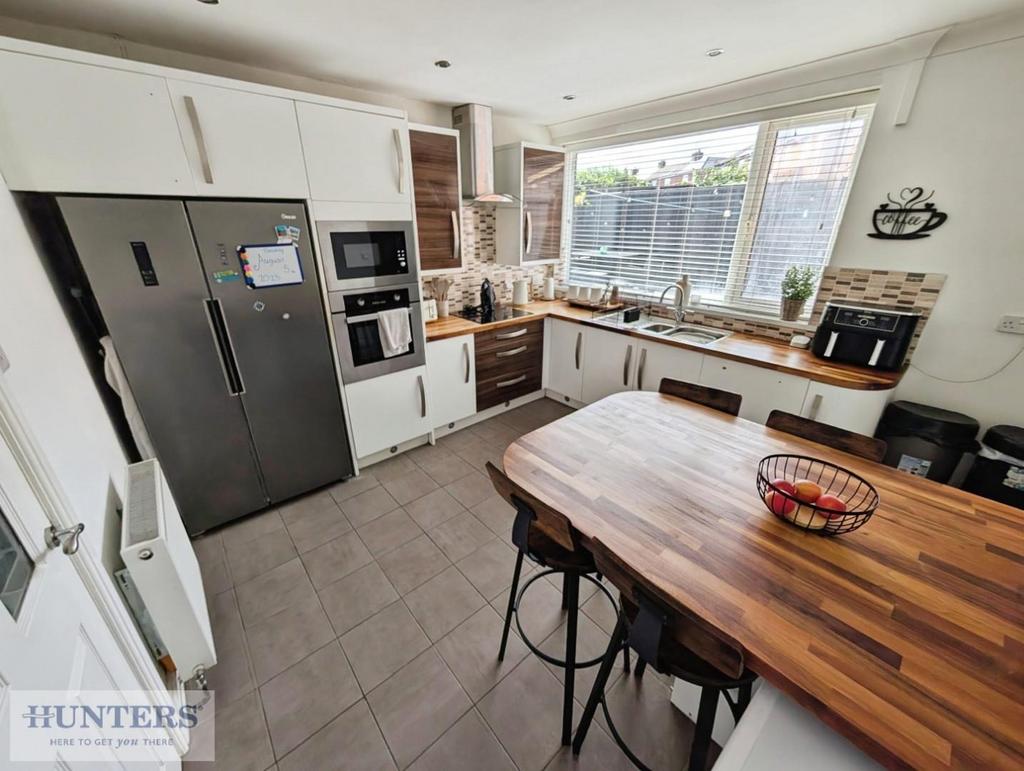 Breakfasting Kitchen