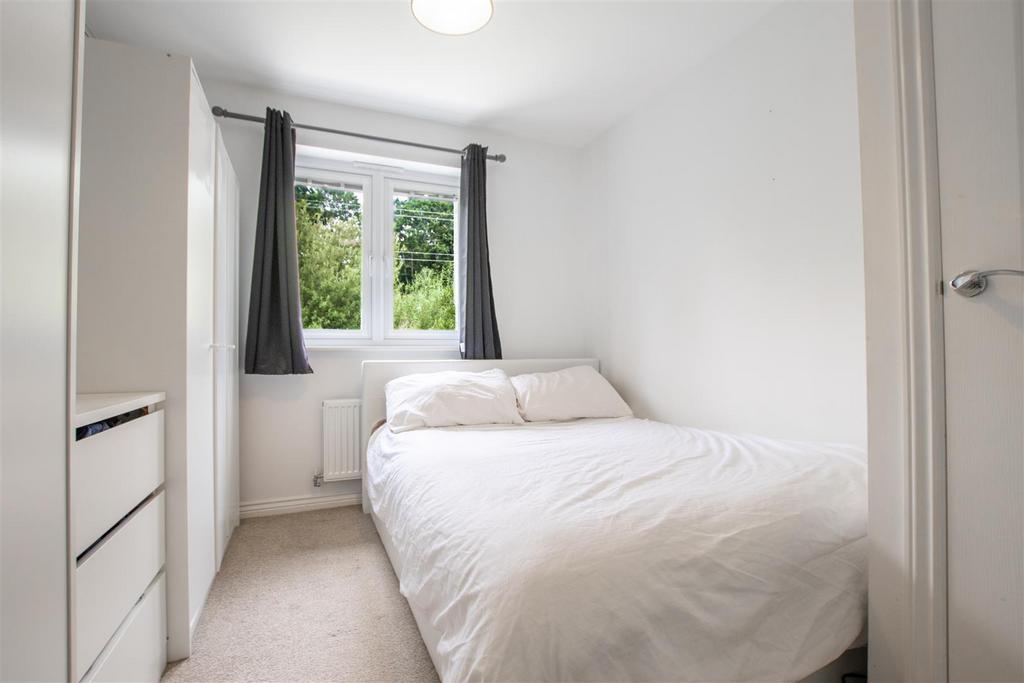 Bedroom.2.jpg
