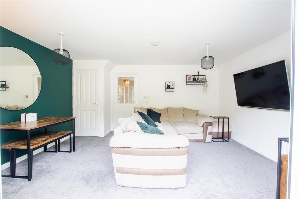 Lounge-1.jpg