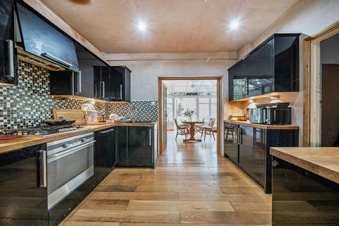 3 bedroom terraced house for sale, Mead Road, Richmond, TW10