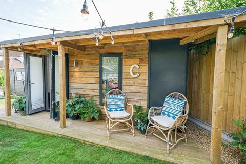 26 Ashburnham Crescent, Leighton Buzzard, LU7 2PB