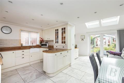 8 Westfield Close, Gravesend, DA12 5EH