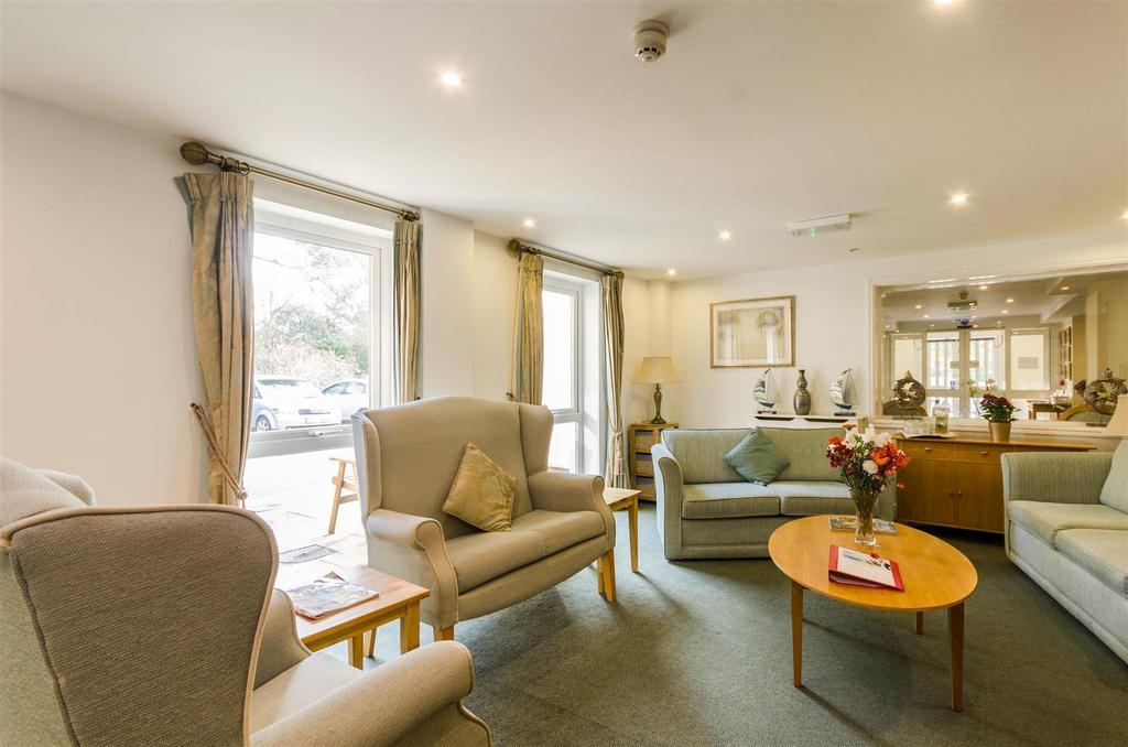 Homeowners Lounge 3.jpg