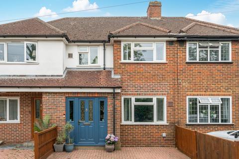 8 The Hawthorns, Epsom, KT17 2QA