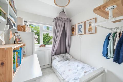 8 The Hawthorns, Epsom, KT17 2QA