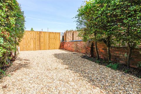 3 bedroom terraced house to rent, Albert Road, RG9 1SD