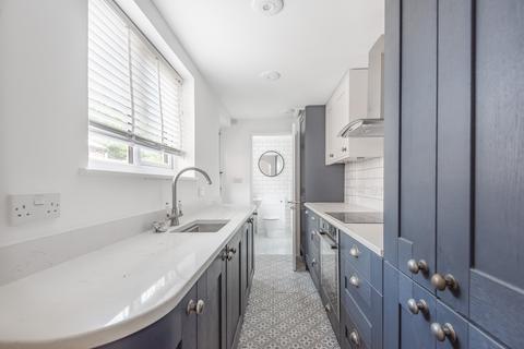 3 bedroom terraced house to rent, Albert Road, RG9 1SD