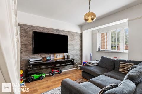 38 Eagle Close, Waltham Abbey, EN9 3NA