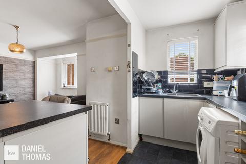 38 Eagle Close, Waltham Abbey, EN9 3NA