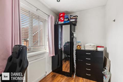 38 Eagle Close, Waltham Abbey, EN9 3NA