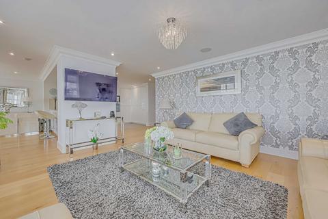 2 bedroom flat for sale, Westcliff-on-sea SS0
