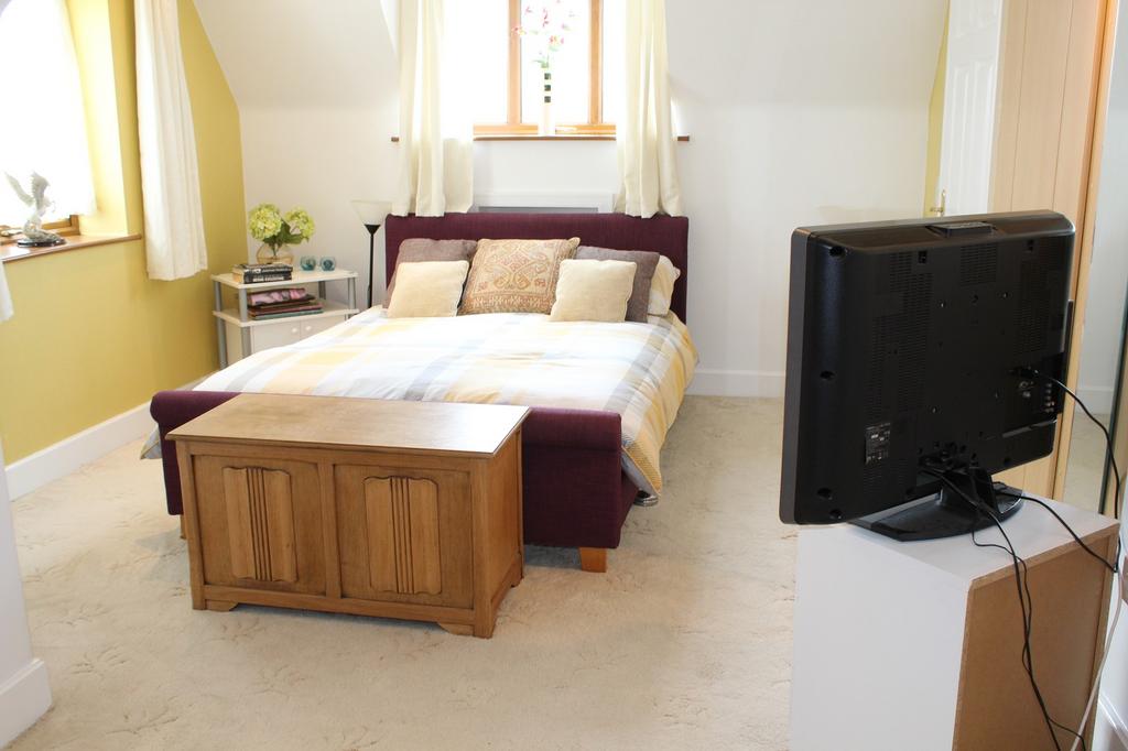 Master Bedroom Picture 2