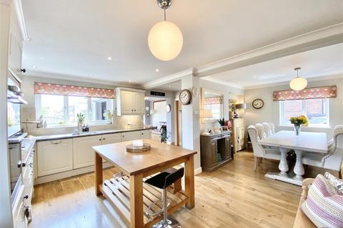 5 bedroom detached house for sale, 14 Stapleton Close, Bedale