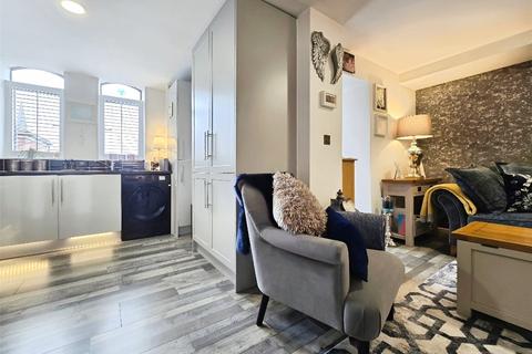 2 bedroom apartment for sale, Stoke Road, Gosport, Hampshire