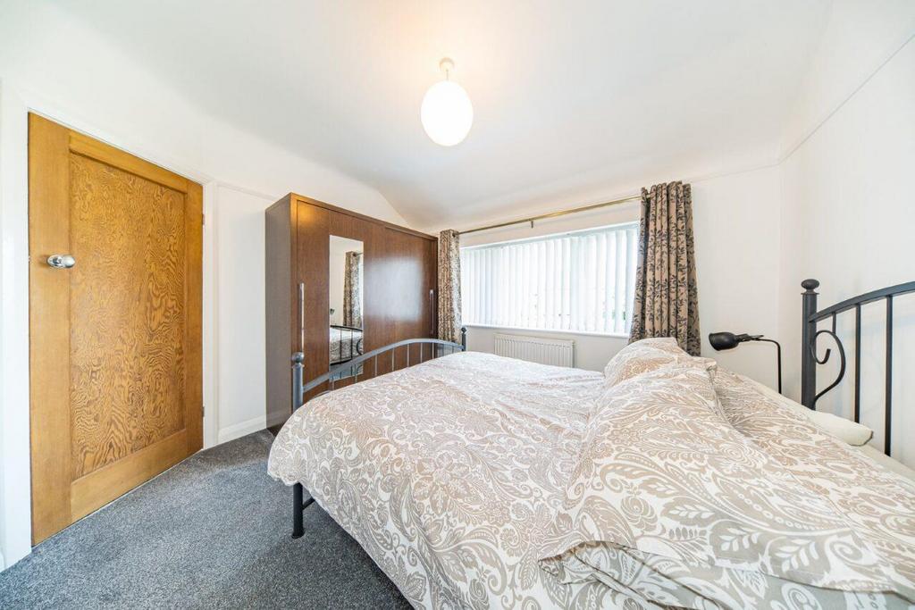 7 Cliftonville bedroom 2 2.jpg