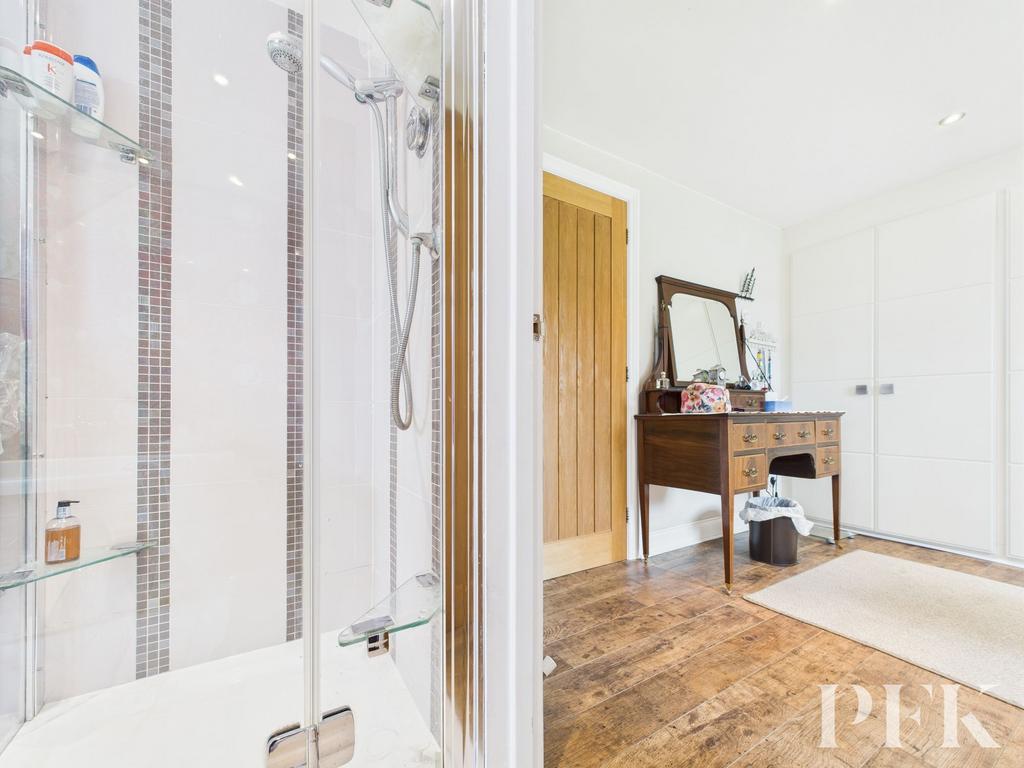 En-Suite to Dressing Room