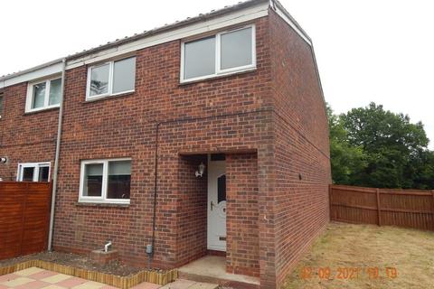 2 bedroom end of terrace house to rent, Winslow Close, Redditch