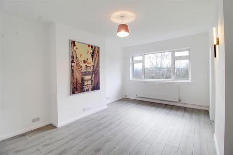 2 bedroom maisonette for sale, Station Close, Brookmans Park AL9