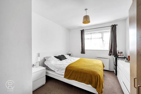2 bedroom apartment for sale, Silverdale Close, Hanwell, London, W7