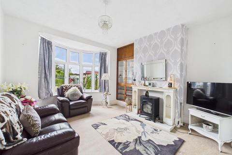 3 bedroom semi-detached house for sale, 40 Manorfield Road, Driffield, YO25 5JE