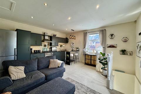 1 bedroom end of terrace house for sale, Wakefield Road, Dalton, Huddersfield, HD5 8PU
