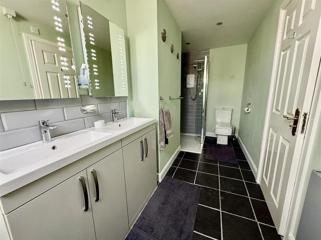 Ensuite