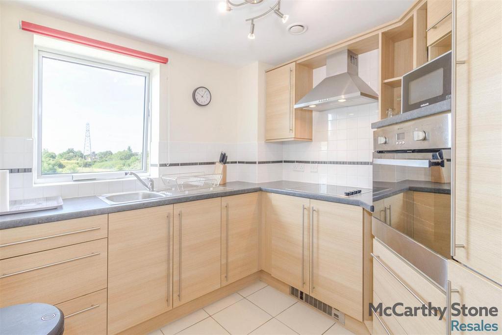 14 kitchen.jpg