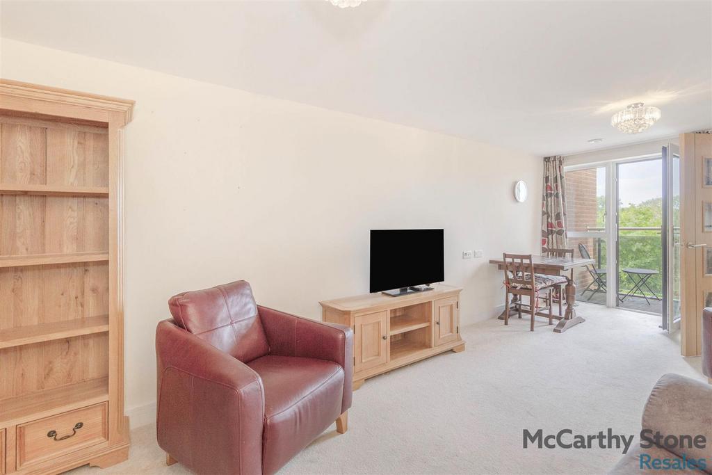 05 living room.jpg