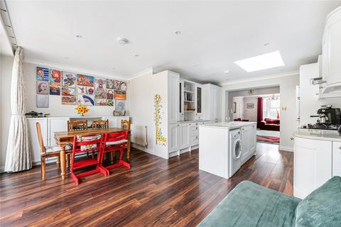 38 Saxon Drive, Acton, London, W3 0NR