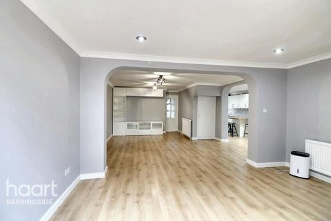 1 Bronte Close, Ilford, IG2 6XS