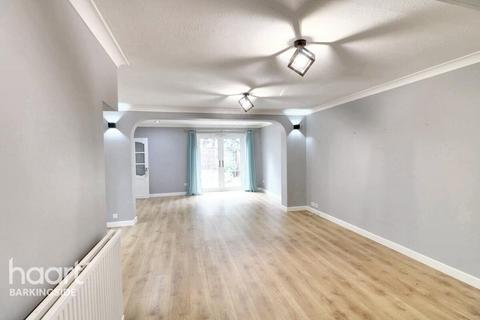 1 Bronte Close, Ilford, IG2 6XS
