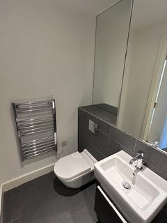2 bedroom flat to rent, Creek Road, London SE8
