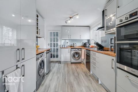 2 bedroom semi-detached house for sale, Birkfield Close, Ipswich