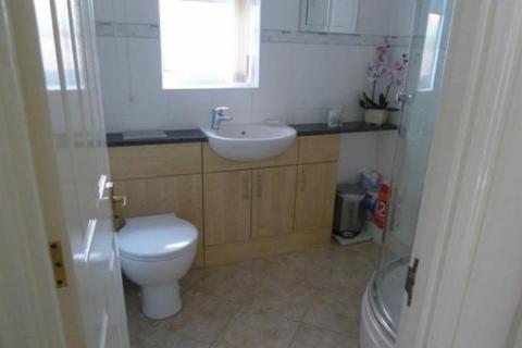 3 bedroom detached bungalow to rent, Cloverfields, Crewe CW1