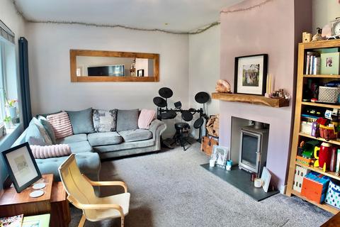 4 bedroom semi-detached house for sale, Park Road, Maesycwmmer, CF82