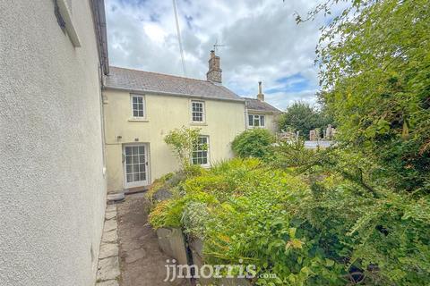 4 bedroom cottage for sale, Long Street, Newport