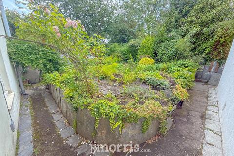 4 bedroom cottage for sale, Long Street, Newport