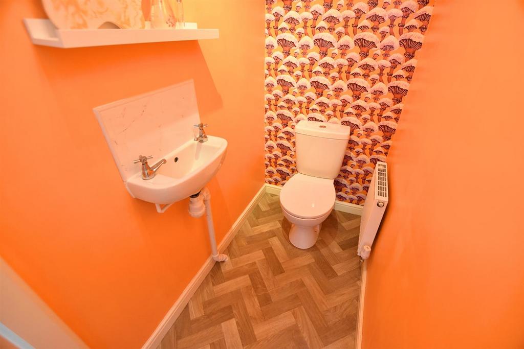 Cloakroom/wc