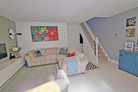 undefined, Windrush Road, Hollywood